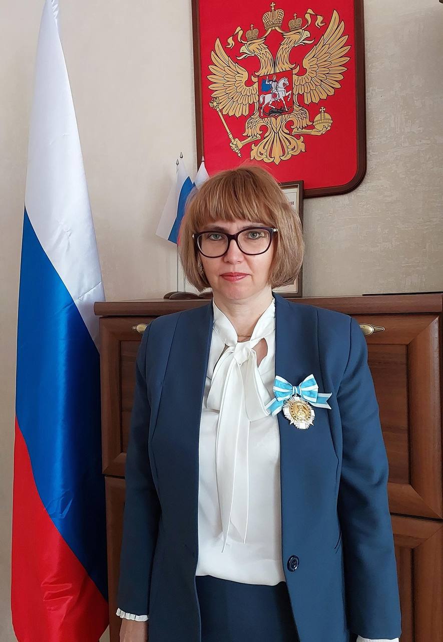 Председатель Общественной палаты Карачаево-Черкесской Республики Ляшова Елена Владимировна награждена Орденом Русской Православной Церкви святой равноапостольной княгини Ольги Патриархом Московским и всея Руси Кириллом