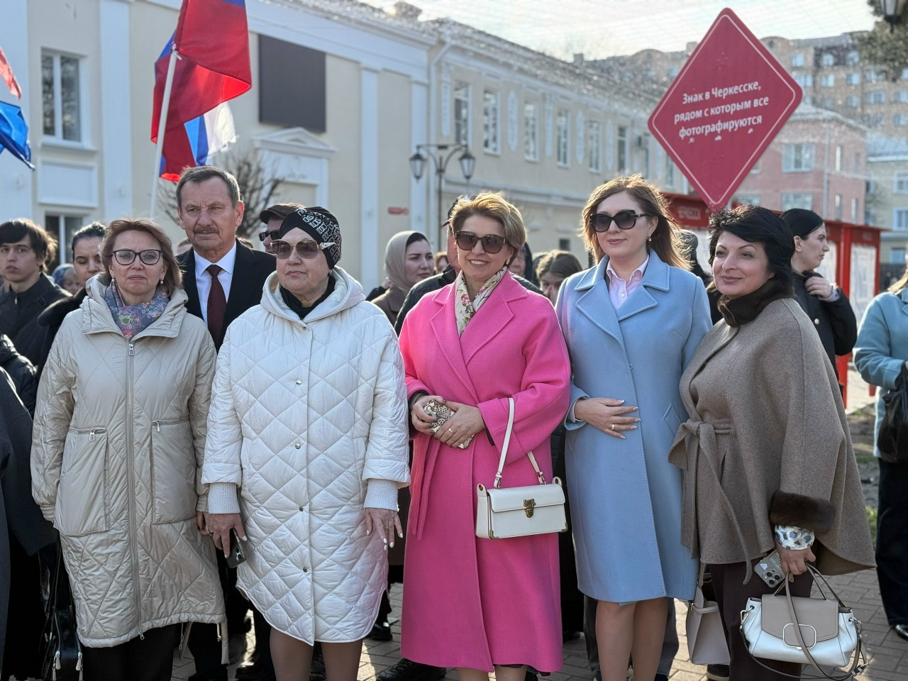 Сегодня в столице Карачаево-Черкесии состоялся замечательный концерт, посвященный 12-й годовщине со Дня воссоединения Крыма и Севастополя с Россией!