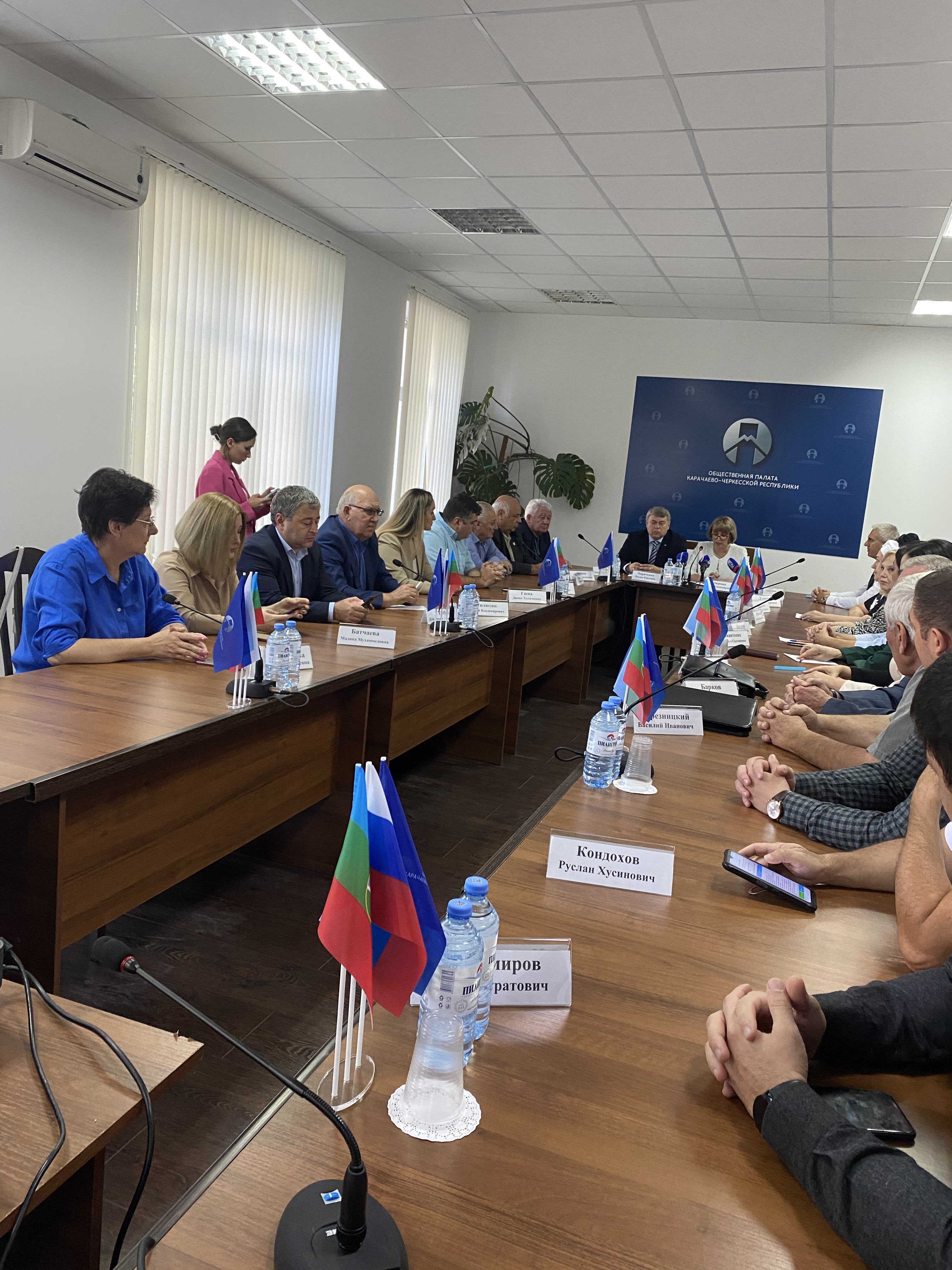 Общественная палата Карачаево-Черкесской Республики  подвела итоги работы по наблюдению за выборами в регионе.