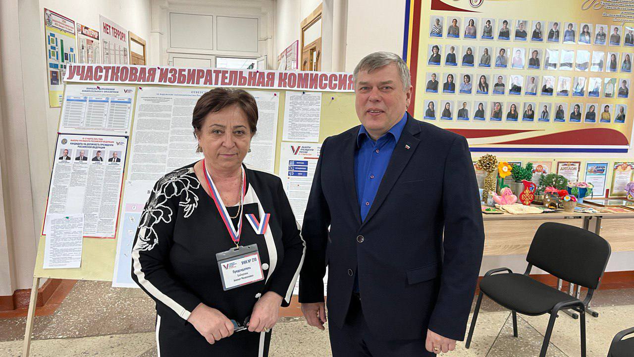 Федеральный электоральный эксперт Общероссийской общественной организации «Юристы за права человека» Чириченко Руслан Юрьевич и эксперт НОМ, член Общественной палаты РФ, член Общественной палаты КЧР Тлисов Азамат Борисович продолжают проводить мониторинг 